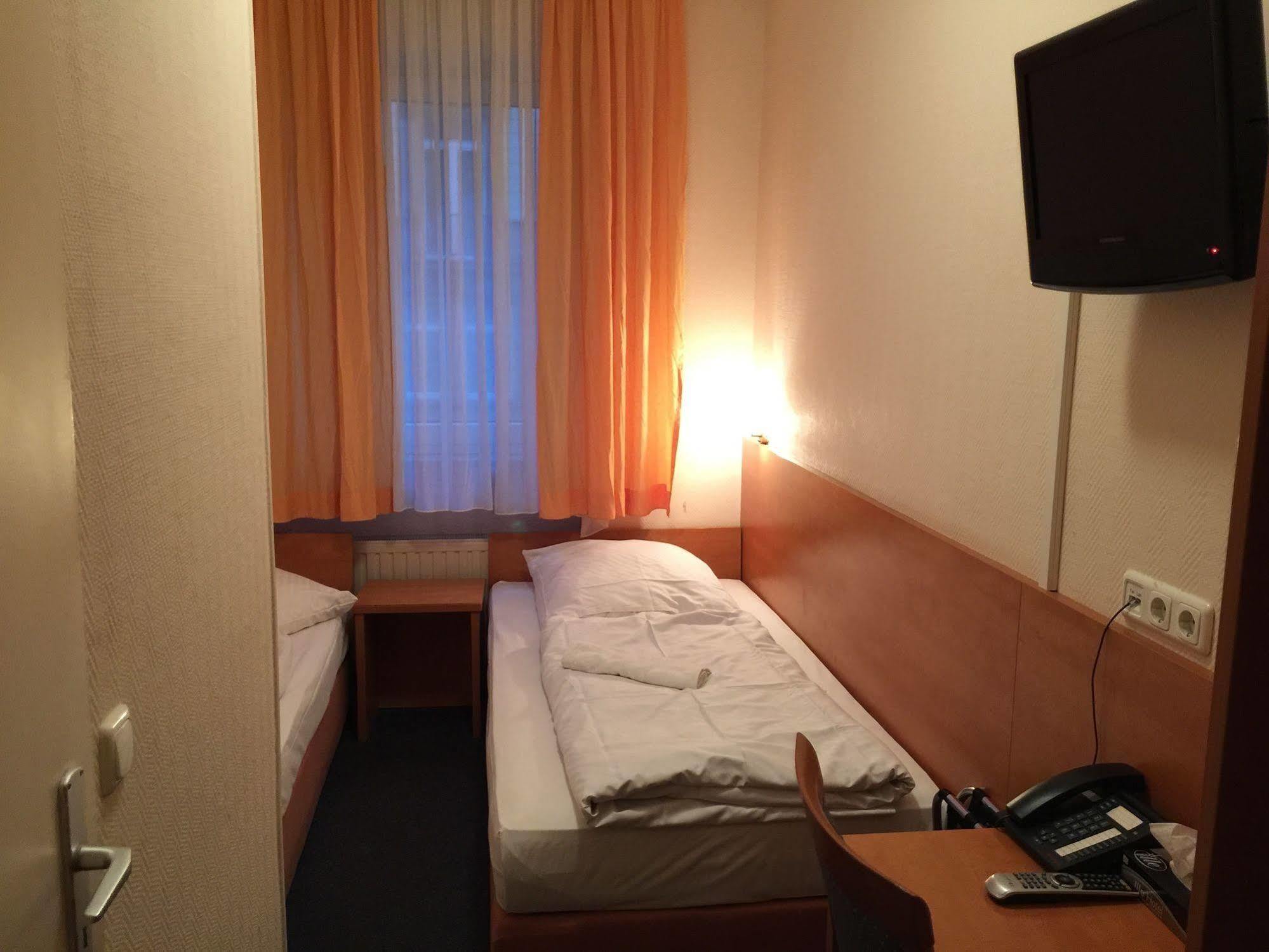 Hotel Union Франкфурт-на-Майне Экстерьер фото